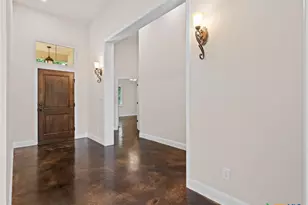 423 Elmwood Dr, New Braunfels, TX 78130 - Photo 3