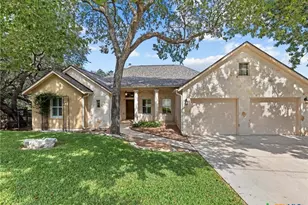 423 Elmwood Dr, New Braunfels, TX 78130 - Photo 1