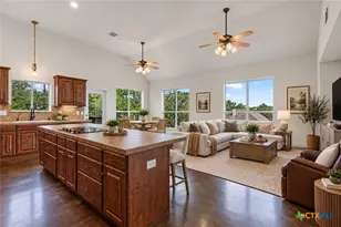423 Elmwood Dr, New Braunfels, TX 78130 - Photo 11