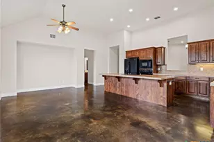 423 Elmwood Dr, New Braunfels, TX 78130 - Photo 11