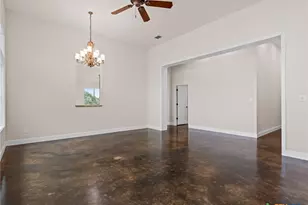 423 Elmwood Dr, New Braunfels, TX 78130 - Photo 9