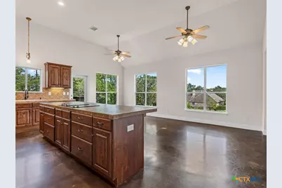 423 Elmwood Drive, New Braunfels, TX 78130 - Photo 9
