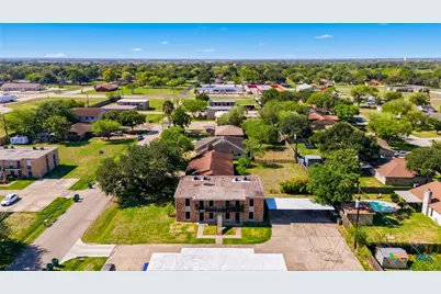 905 Simpson Road, Victoria, TX 77904 - Photo 11