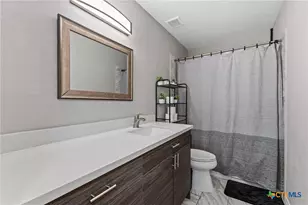 128 E Johnson St, Hewitt, TX 76643 - Photo 17