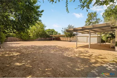448 S Seguin Avenue, New Braunfels, TX 78130 - Photo 23