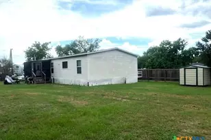 302 Antioch St, Yoakum, TX 77995 - Photo 25