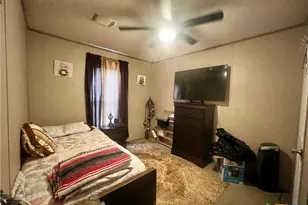 302 Antioch St, Yoakum, TX 77995 - Photo 19