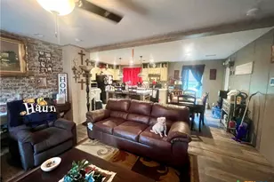 302 Antioch St, Yoakum, TX 77995 - Photo 3