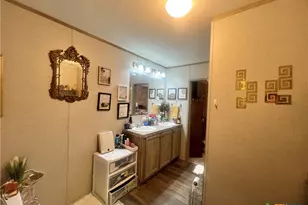 302 Antioch St, Yoakum, TX 77995 - Photo 17