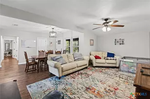 605 S Summer St, Lampasas, TX 76550 - Photo 5