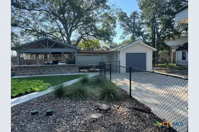 213 W Broadway Street, Cuero, TX 77954 - Photo 15