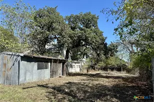 1504 Pidcoke St, Gatesville, TX 76528 - Photo 3