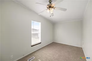 811 E Mesquite Ln, Victoria, TX 77901 - Photo 25