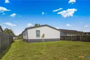 811 E Mesquite Ln, Victoria, TX 77901 - Photo 27