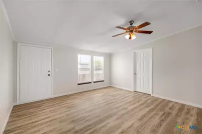 811 E Mesquite Lane, Victoria, TX 77901 - Photo 7