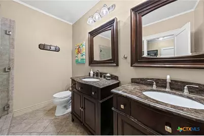 905 E 12th Street, Cameron, TX 76520 - Photo 21