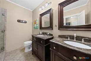 905 E 12th St, Cameron, TX 76520 - Photo 21