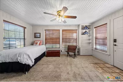 905 E 12th Street, Cameron, TX 76520 - Photo 25
