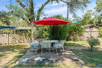 905 E 12th Street, Cameron, TX 76520 - Photo 33