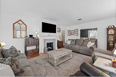 905 E 12th Street, Cameron, TX 76520 - Photo 5
