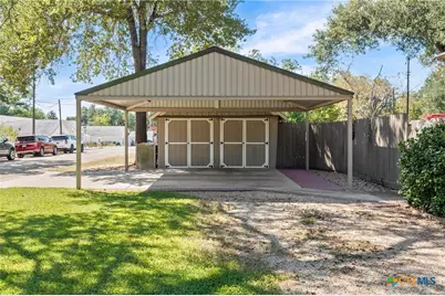 905 E 12th Street, Cameron, TX 76520 - Photo 37