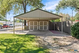 905 E 12th St, Cameron, TX 76520 - Photo 37