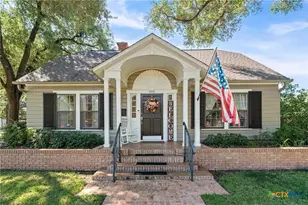 905 E 12th St, Cameron, TX 76520 - Photo 3