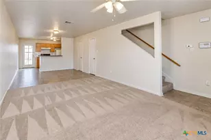 102 E Robin Ln, Harker Heights, TX 76548 - Photo 3