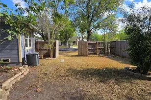 2001 E Forrest St, Victoria, TX 77901 - Photo 19