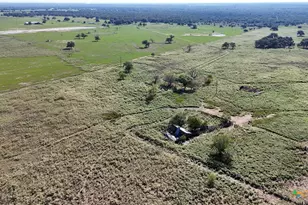 1665 Garrett Rd, Yoakum, TX 77995 - Photo 31