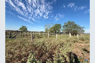 1665 Garrett Road, Yoakum, TX 77995 - Photo 9