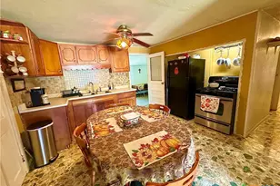 735 San Antonio Ave, Seguin, TX 78155 - Photo 9