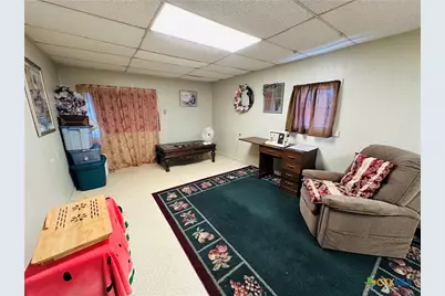 735 San Antonio Avenue, Seguin, TX 78155 - Photo 15