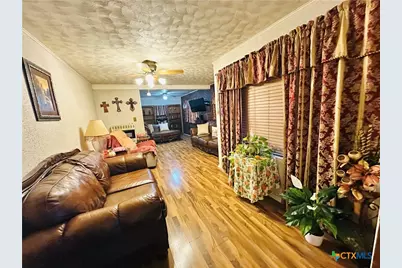 735 San Antonio Avenue, Seguin, TX 78155 - Photo 5