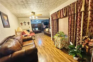 735 San Antonio Ave, Seguin, TX 78155 - Photo 5