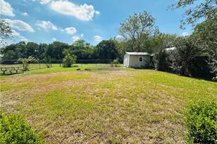 735 San Antonio Ave, Seguin, TX 78155 - Photo 21