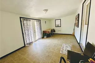 735 San Antonio Ave, Seguin, TX 78155 - Photo 17