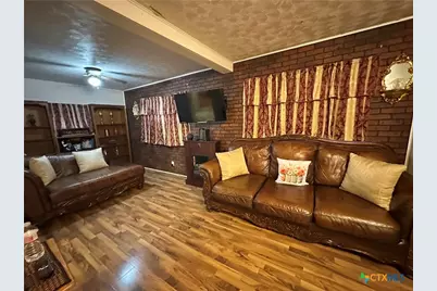 735 San Antonio Avenue, Seguin, TX 78155 - Photo 7