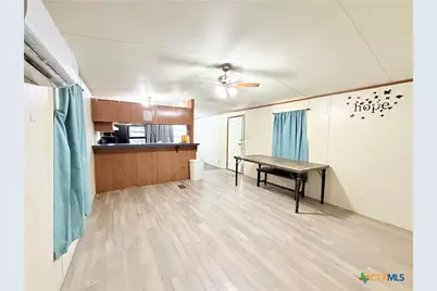 204 Hope Street, Yoakum, TX 77995 - Photo 9