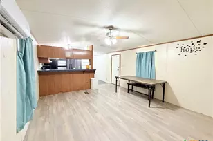 204 Hope St, Yoakum, TX 77995 - Photo 9