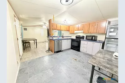 204 Hope Street, Yoakum, TX 77995 - Photo 5