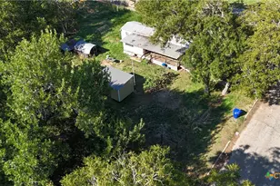 204 Hope St, Yoakum, TX 77995 - Photo 27