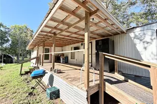 204 Hope St, Yoakum, TX 77995 - Photo 19
