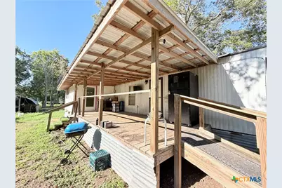 204 Hope Street, Yoakum, TX 77995 - Photo 19