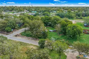 204 Hope St, Yoakum, TX 77995 - Photo 21