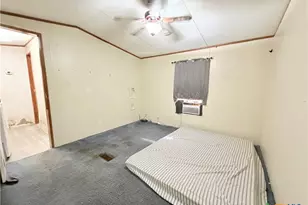 204 Hope St, Yoakum, TX 77995 - Photo 13
