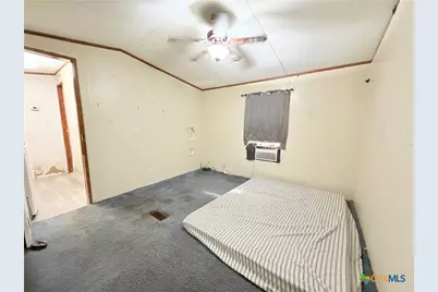 204 Hope Street, Yoakum, TX 77995 - Photo 13