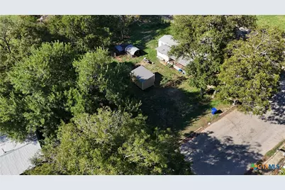 204 Hope Street, Yoakum, TX 77995 - Photo 29