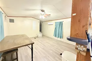 204 Hope St, Yoakum, TX 77995 - Photo 7