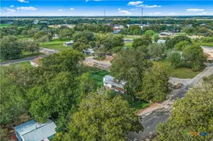 204 Hope St, Yoakum, TX 77995 - Photo 23